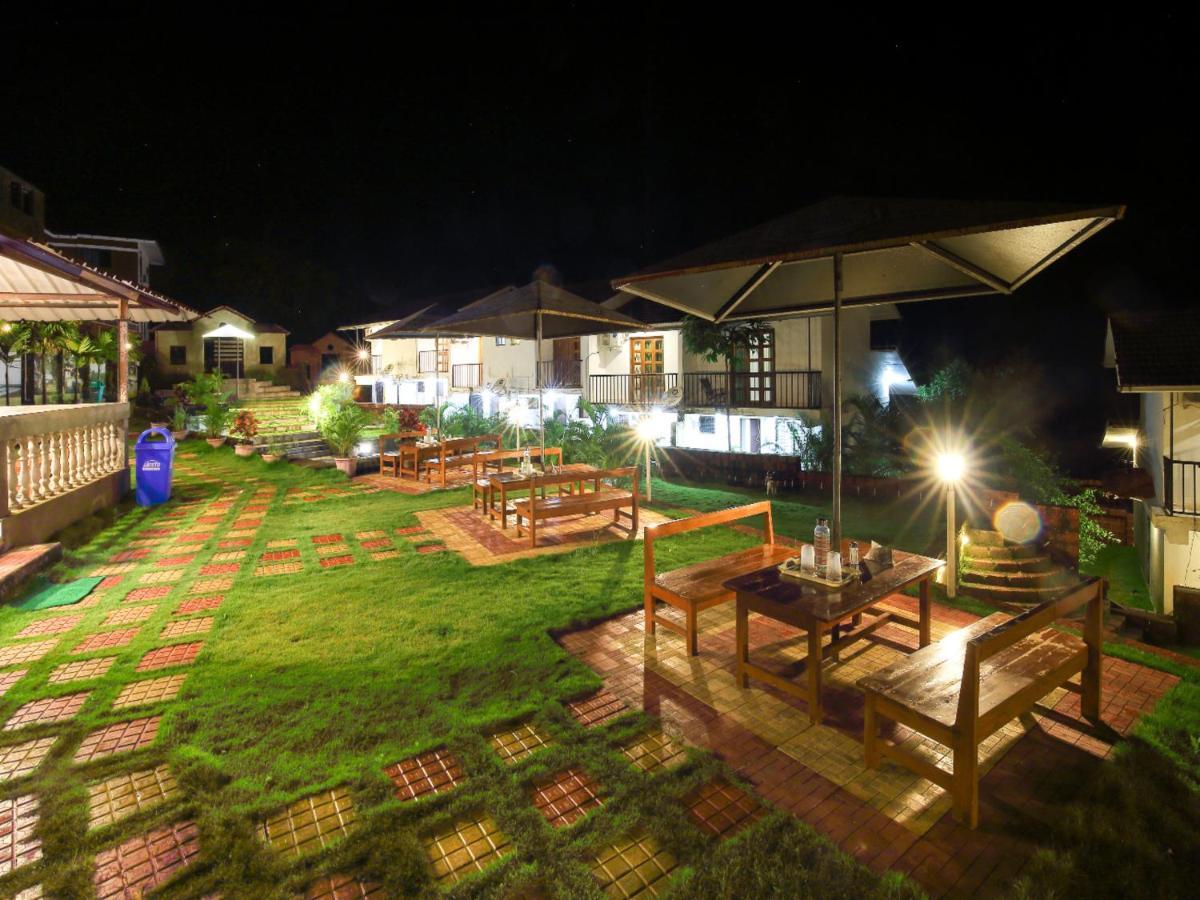 Hotel Wada Chirebandi Gimvi Exterior foto