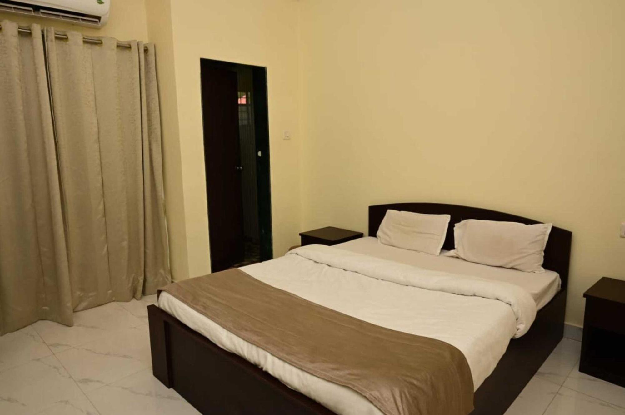 Hotel Wada Chirebandi Gimvi Exterior foto
